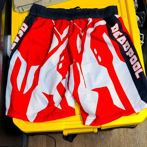 MARVEL men's custom swim shorts - Picture 2 of 5